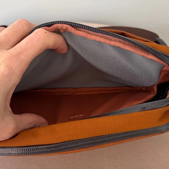 Bellroy Venture Ready Sling 2.5L - Picture 6 of 11